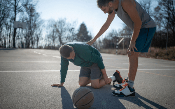 Overuse Fish 21 Common Basketball injuries (Prevention & Treatment)